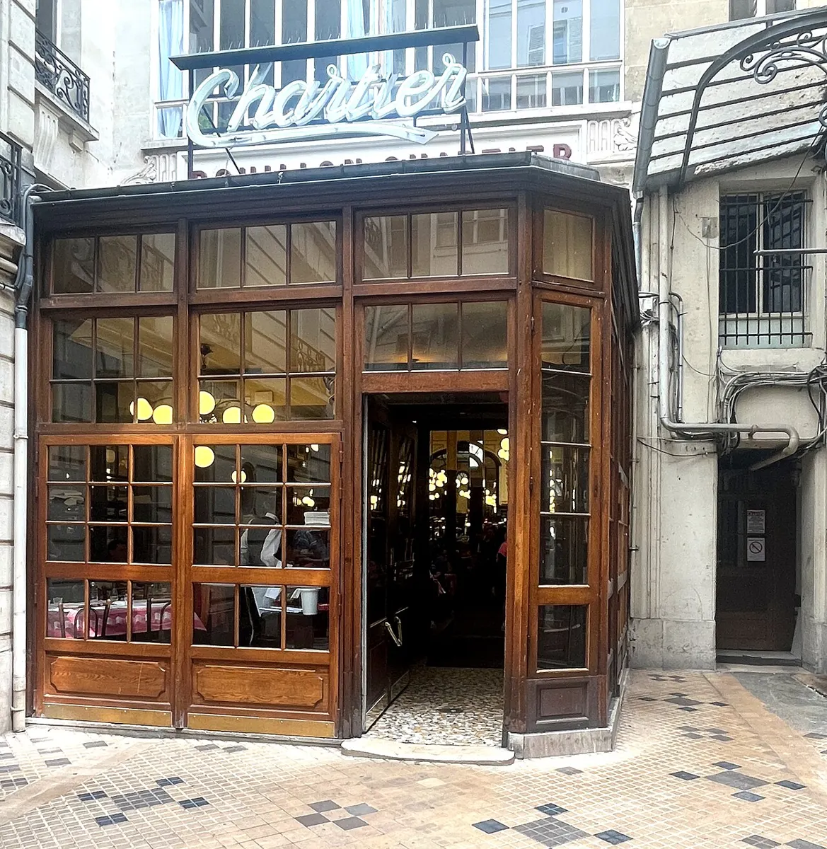 The dining hall of Bouillon Chartier Grands Boulevards